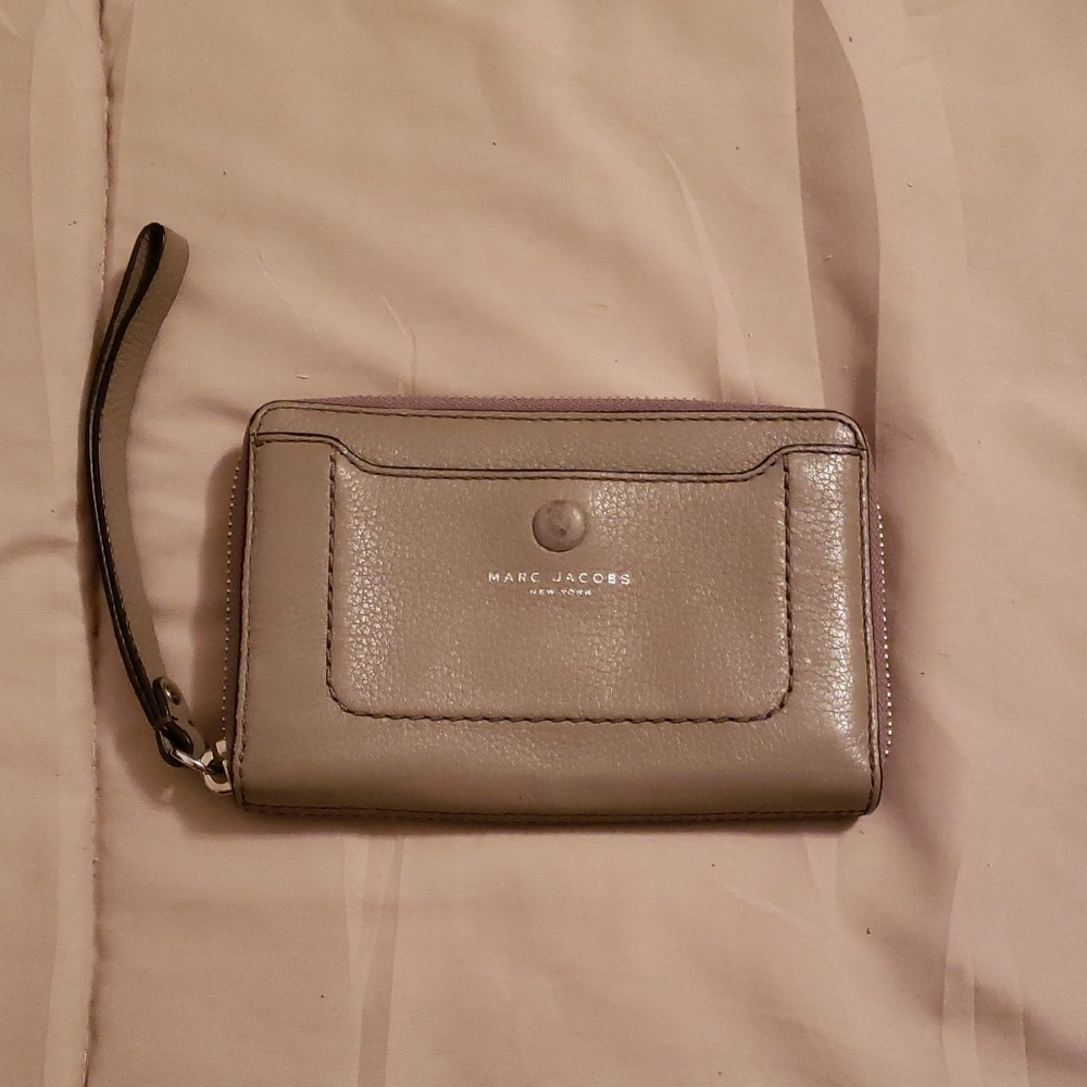 Marc Jacobs Empire City Wallet Medium Size Taupe Color